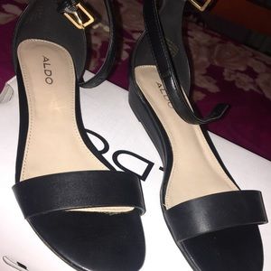 Black flats/sandals
